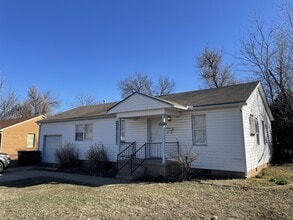 Building Photo - 4512 SE 25th St