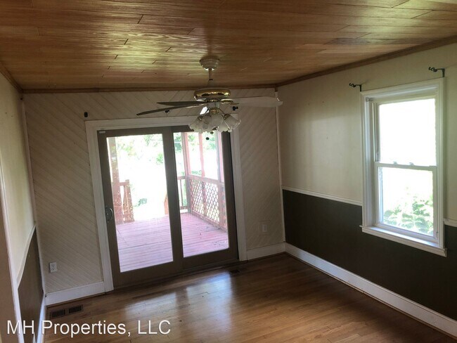 Building Photo - 3 br, 1.5 bath House - 6010 Falkirk Road
