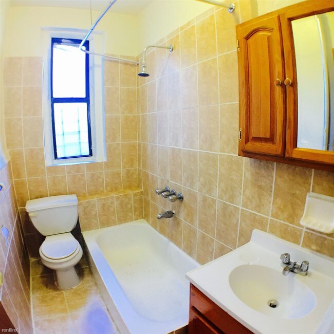 Foto del edificio - 181 Clarkson Ave