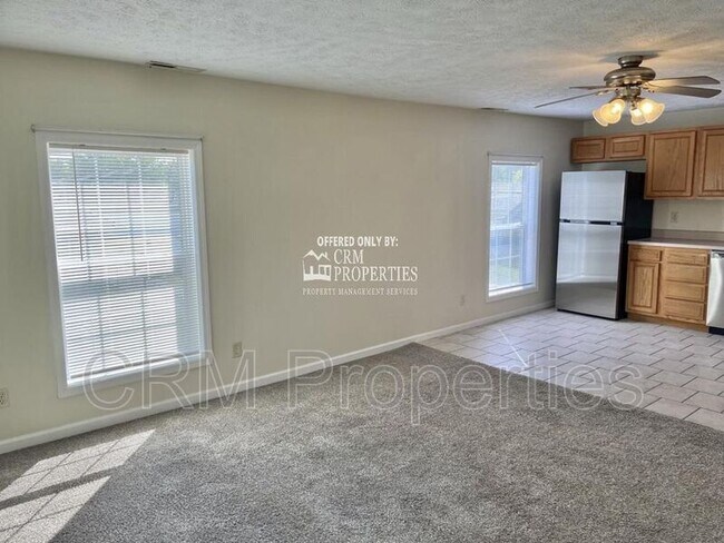Building Photo - 810 W Elm St