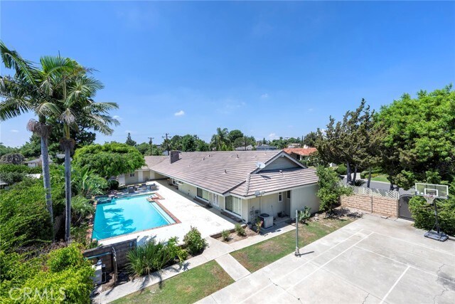 Building Photo - 18902 Montecito Dr