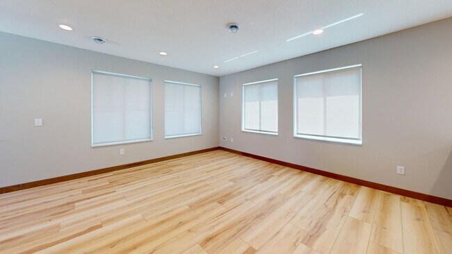 Foto del edificio - 621 11th Ave SE