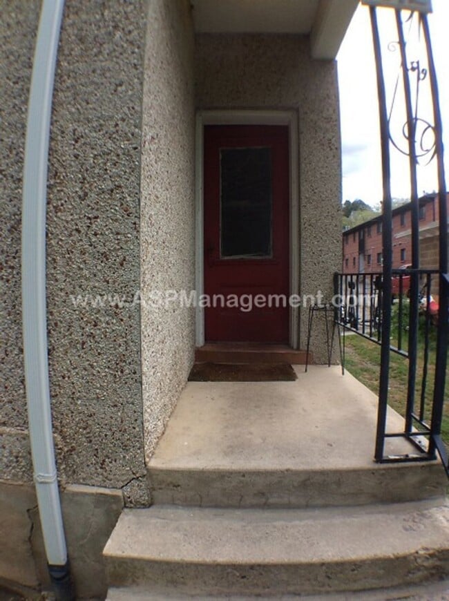 Building Photo - 314 N 200 W