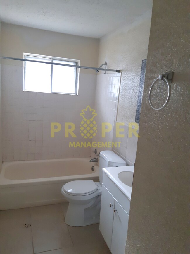 Building Photo - very nice 3 bedrooms Brick Ranch