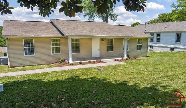 Building Photo - 1427 Lantana Ln NW