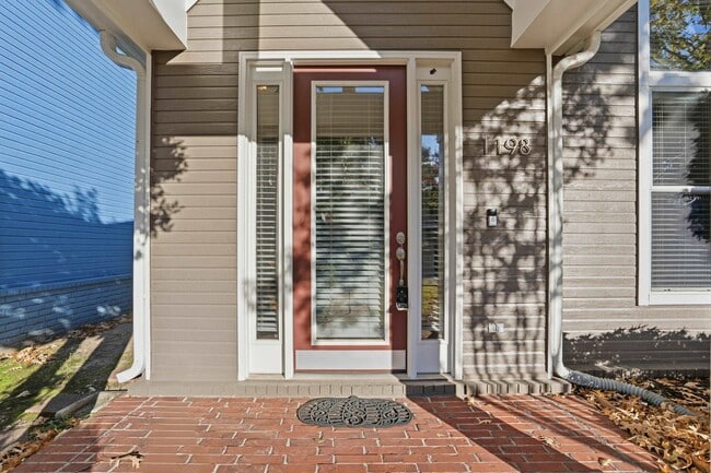 Foto del edificio - 1198 Island Pl E