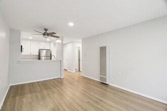 Interior Photo - 5405 Lindley Avenue