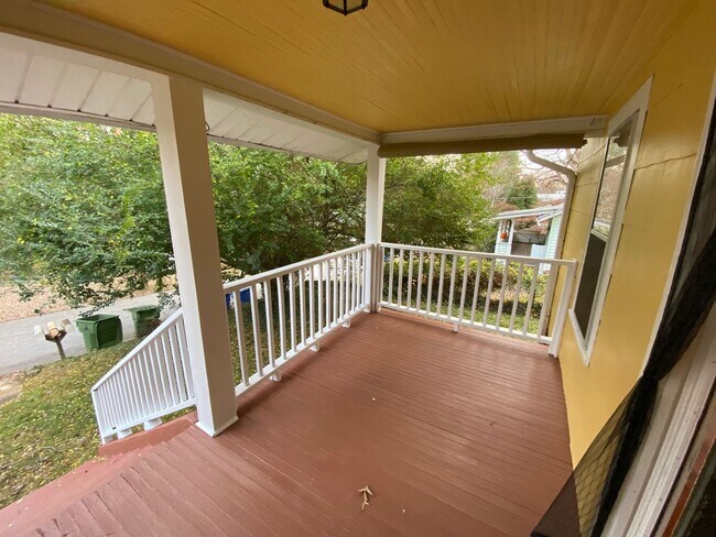 Building Photo - West AVL - Nice Apartment minutes from Hay...