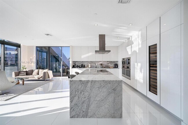 Foto del edificio - 88 SW 7th St