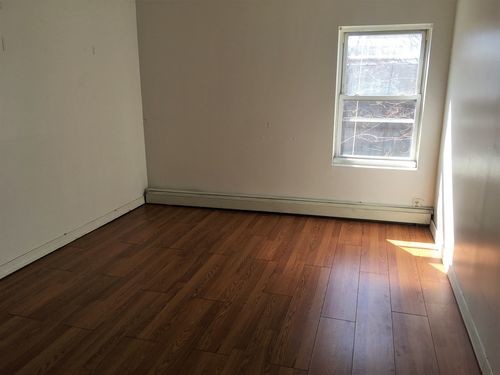 Building Photo - 585 Sackett St