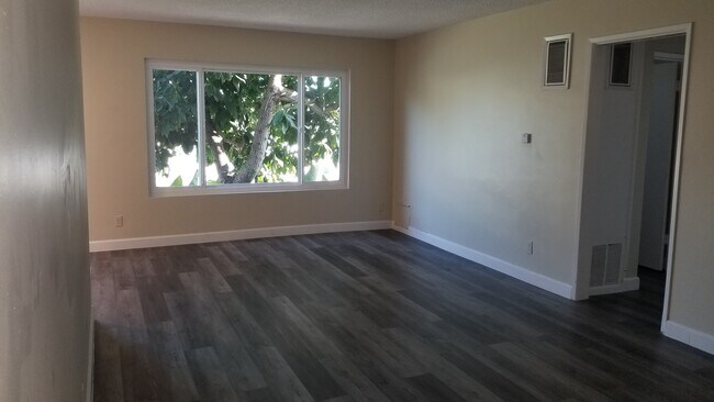 Foto del edificio - 819 Ocean Park Blvd