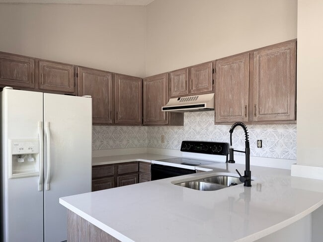 Building Photo - 405 Amberly Dr