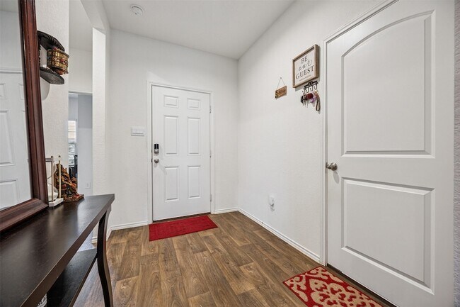 Foto del edificio - 5102 Hedgerose Ln