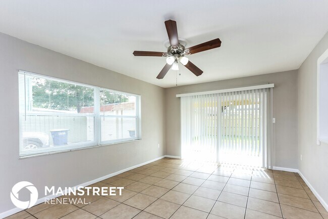 Foto del edificio - 2065 Loma Linda Way N