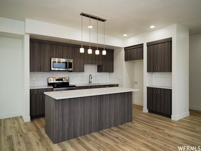 Kitchen - 3510 E 3800 S