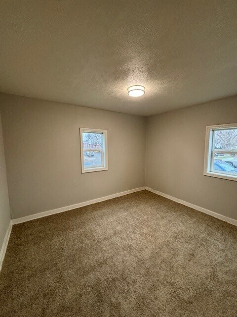 Foto principal - 1328 W Dean Ave
