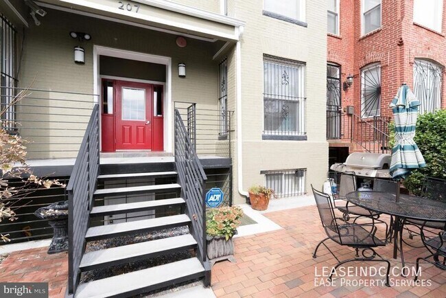 Foto del edificio - 207 R St NW