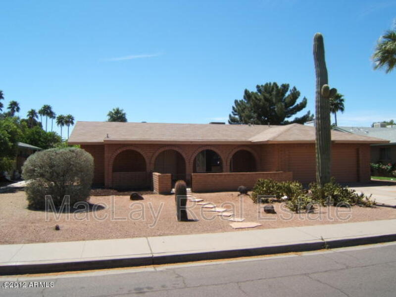 Primary Photo - 1221 E Watson Dr