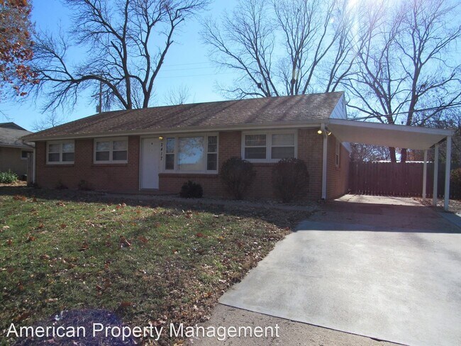 Foto del edificio - 4 br, 1 bath House - 2417 Hobbs Dr.