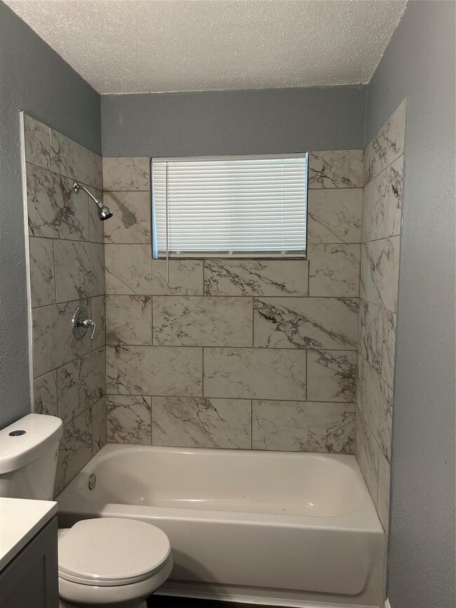 Building Photo - 11814 Bay Cedar Dr