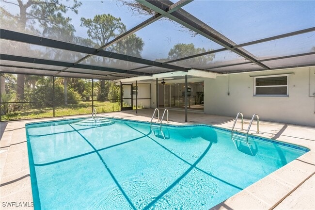 Building Photo - 13724 River Forest Dr
