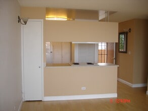 Building Photo - 46-255-255 Kahuhipa St