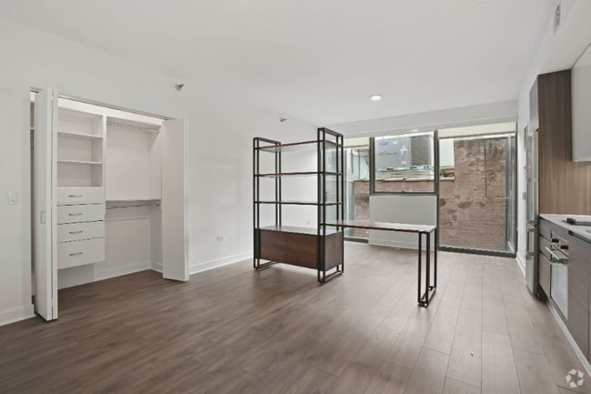 Building Photo - 210 W Hubbard St