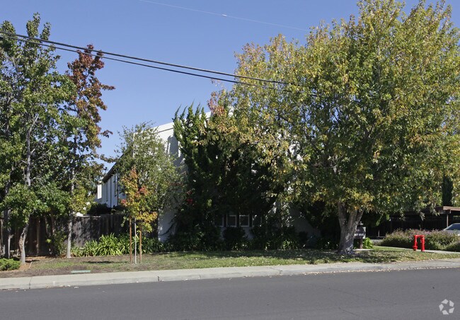 Building Photo - 1046 Wright Ave