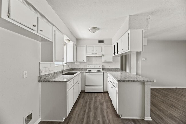 Building Photo - 112 Laurie Ln