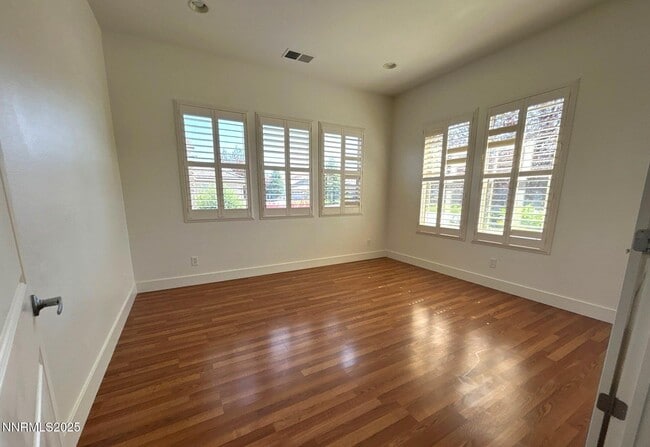 Building Photo - 5021 Chevalier Dr