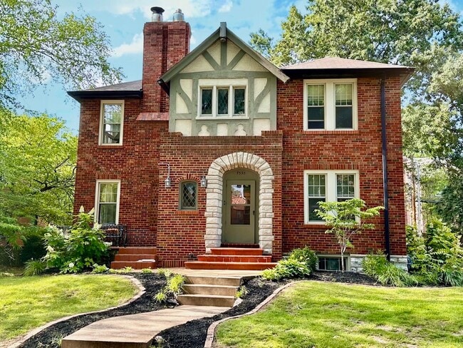 Building Photo - 7535 York Dr