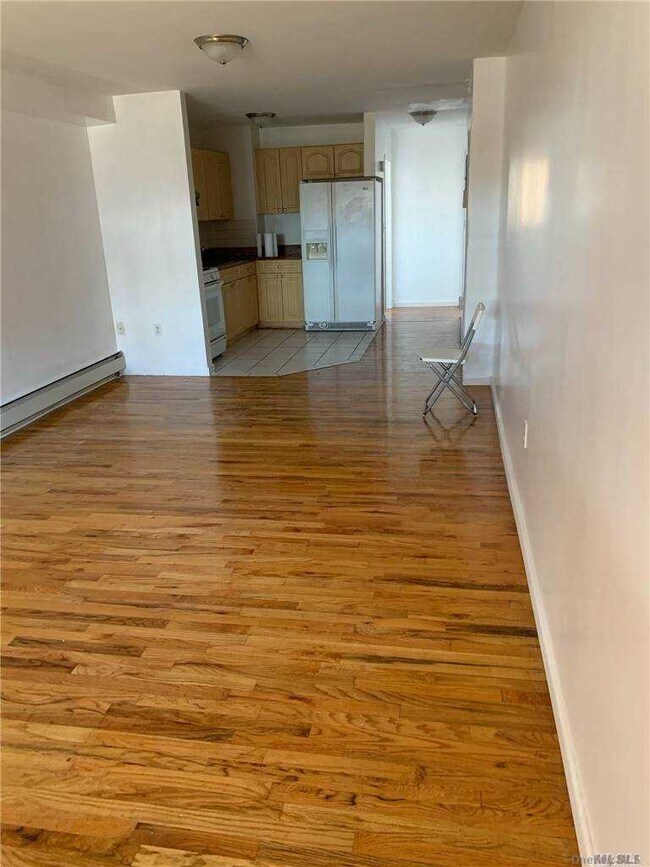 Foto del edificio - 81-19 102nd Rd