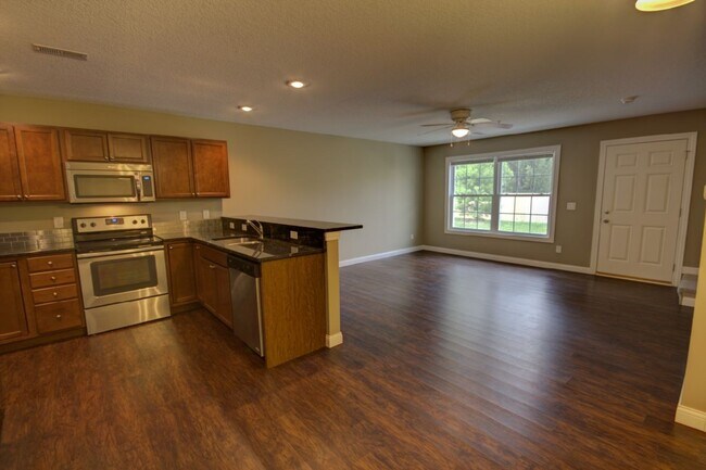 Foto del edificio - Gorgeous 3 Bedroom Townhome