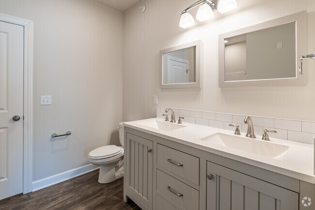 1 habitación, 1 baño, 740 pies cuadrados de baño - West Village