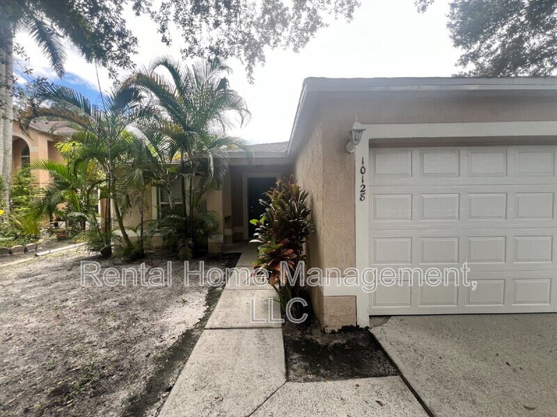 Foto principal - 10128 Dean Chase Blvd