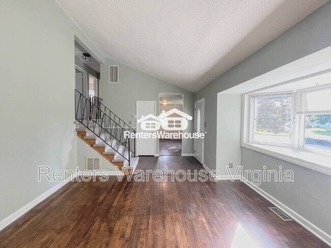 Building Photo - 4960 Clover St