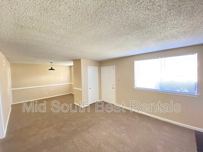 Foto del edificio - 6553 Birkenhead Rd