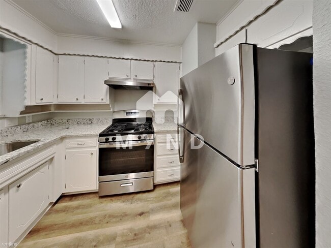 Building Photo - 3 br, 2 bath House - 228 S Heights Dr