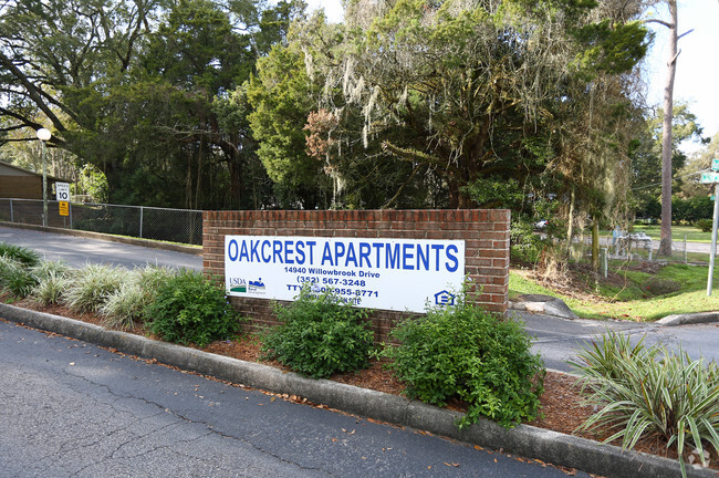 Foto del edificio - Oakcrest Apartments