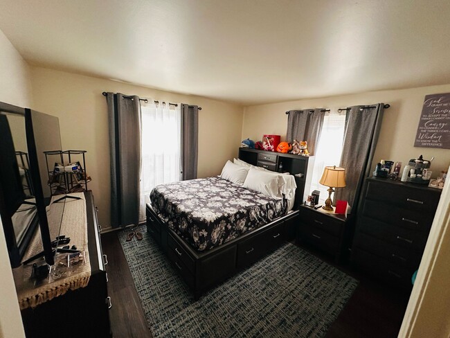 Bedroom - 374 Somerset St