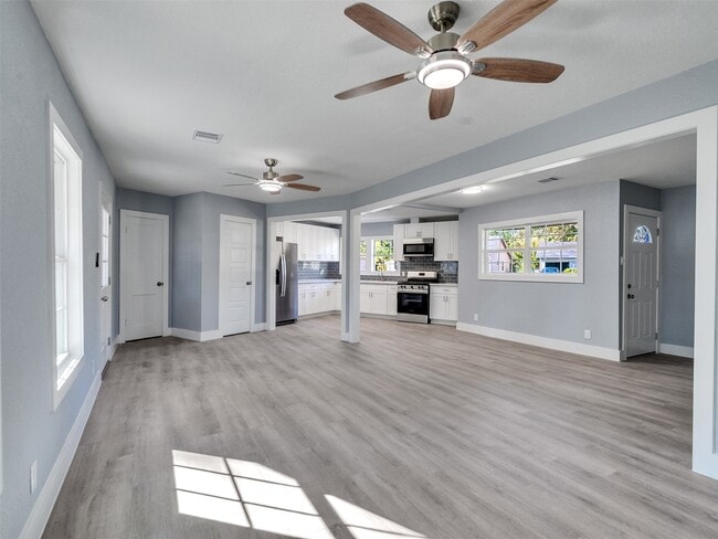 Foto del edificio - 1009 Ruby Ln