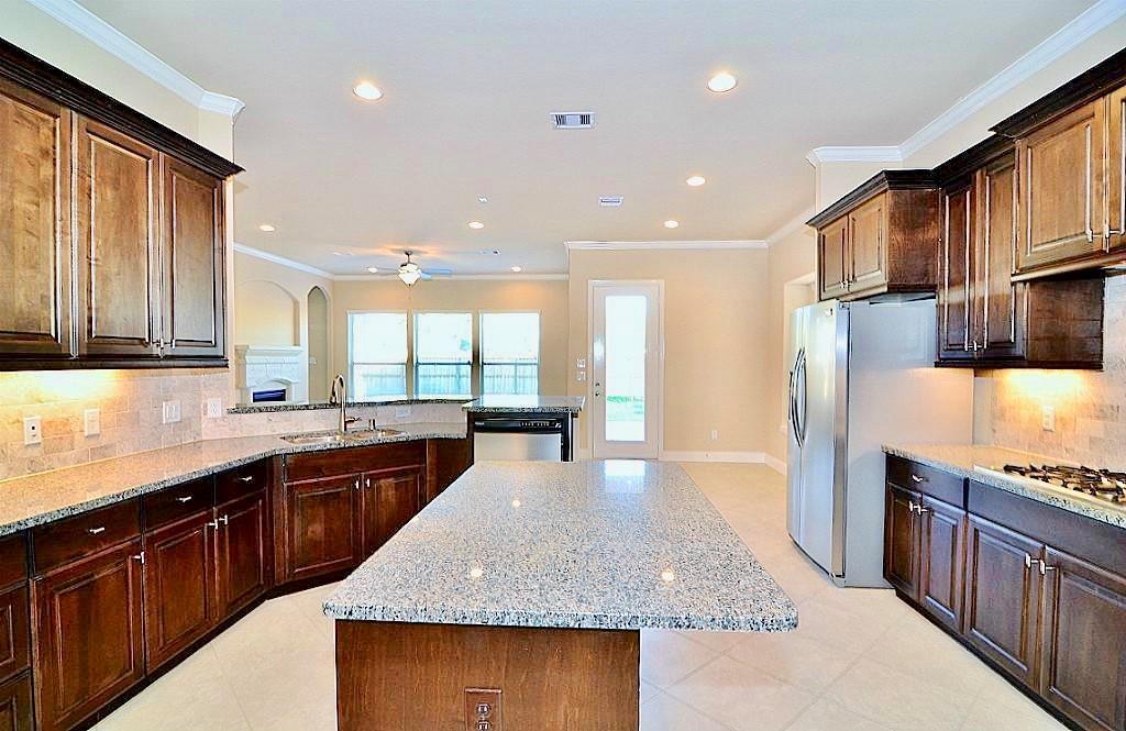 Primary Photo - 4435 Calvet Forest Dr