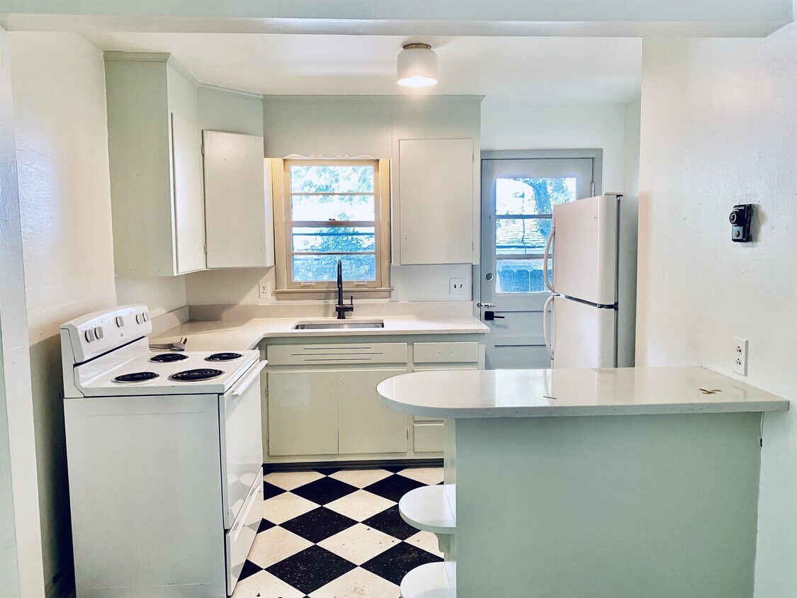 Foto principal - 3202 Blair Blvd