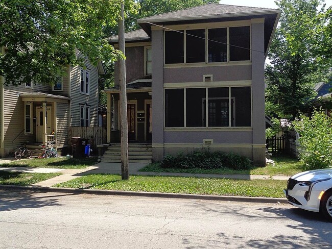 Building Photo - 409 Grove St