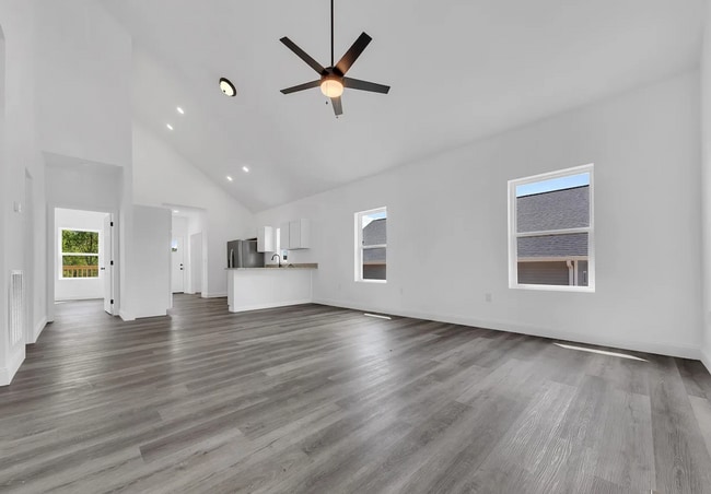 Building Photo - THIS HOME IS PET FRIENDLY!!!!!