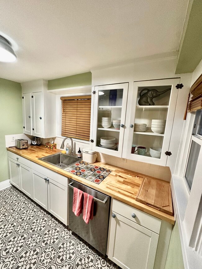 Foto del edificio - 4007 NE 8th Ave