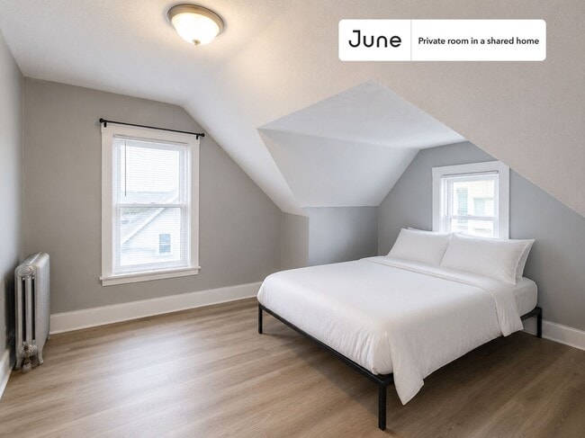 Building Photo - Room in Shared 7 bed/2 bath home in Allston