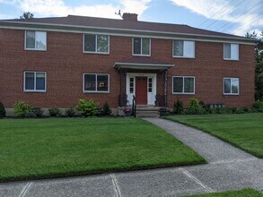 Building Photo - 3005 Fairway Dr
