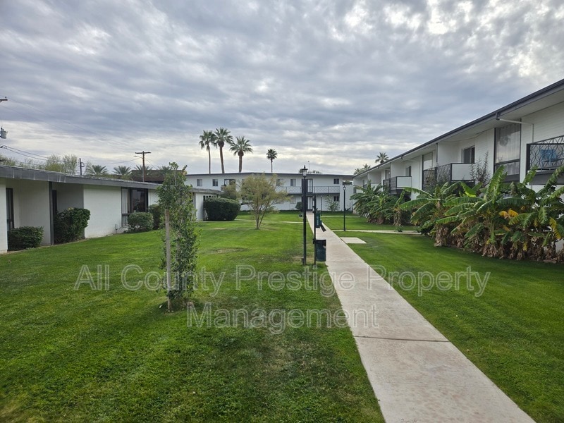 Building Photo - 3308 E Camelback Rd