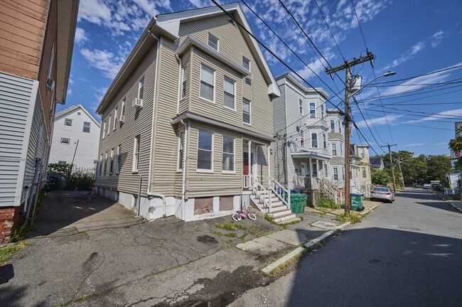 Building Photo - 19 Whittier St